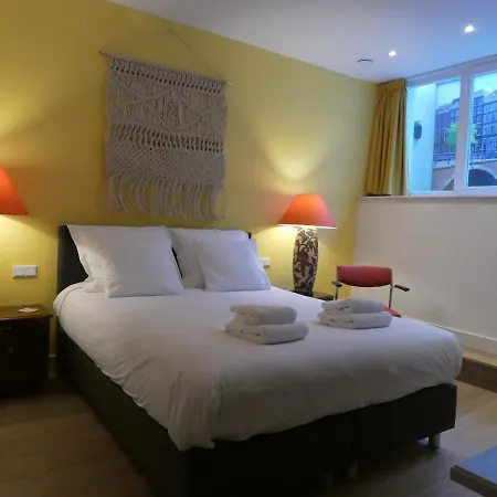 Гостевой дом The Old Lady Амстердам