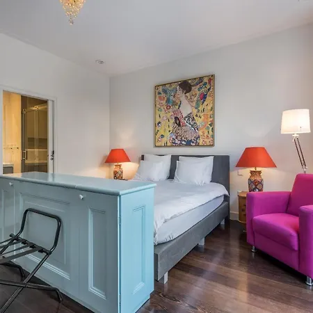 Гостевой дом The Old Lady Амстердам