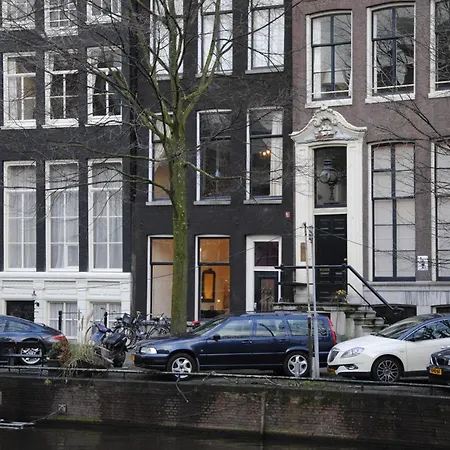 Гостевой дом The Old Lady 4*