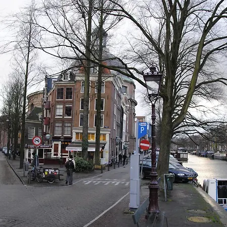 Гостевой дом The Old Lady Амстердам